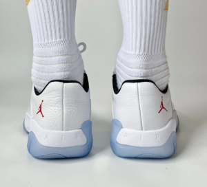 Giay Nike Air Jordan 11 CMFT Low 'White Varsity' DN4180-162