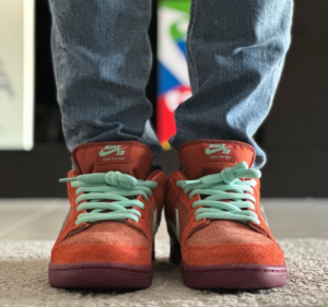 Giay Nike SB Dunk Low 'Mystic Red Rosewood' DV5429-601