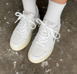 Giay Autry Medalist Low Goatskin 'White' AULW-GG04