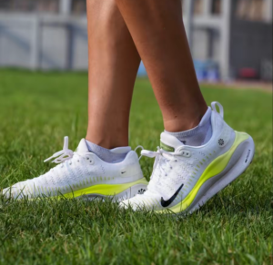 Giay Nike ReactX Infinity Run 4 'White Lemon' DR2670-101