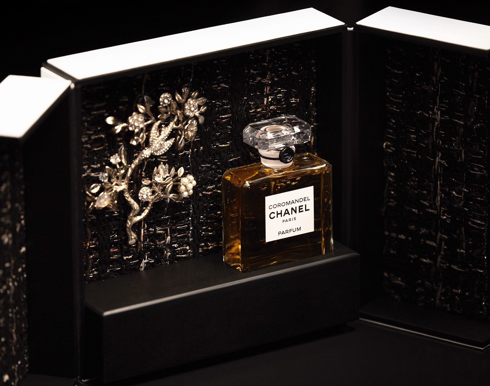 Sycomore by Chanel - viên ngọc quý kinh điển Hinh anh 2: Sycomore by Chanel - vien ngoc quy kinh dien