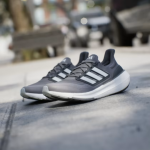 Giay Adidas Ultraboost Light 'Grey Four' IE1770