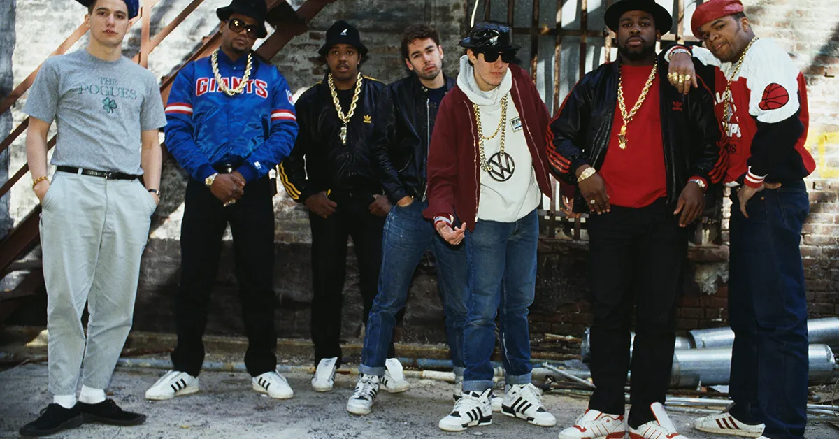 Hinh anh 2: Tu Run-D.M.C. toi Travis Scott: Giay the thao va van hoa Hip-Hop