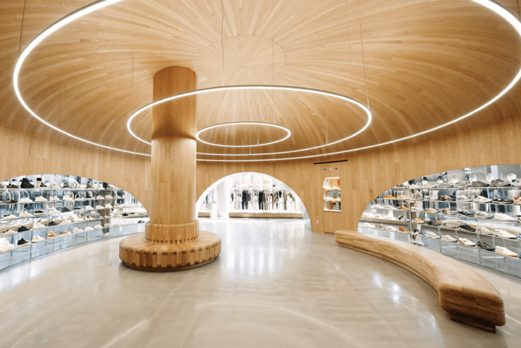 Hinh anh 4: Nhung cua hang giay the thao ban nen 1 lan ghe qua trong doi