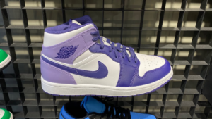 Giay Nike Air Jordan 1 Mid 'Sky J Purple' DQ8426-515