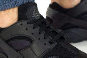 Giay Nike Air Huarache 'Triple Black' DD1068-002