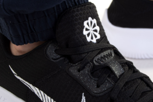 Giay Nike Flex Experience Run 11 'Black White' DD9284-001