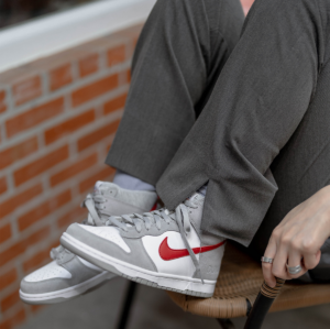 Giay Nike Dunk High 'Athletic Club Grey Red' DH9750-001