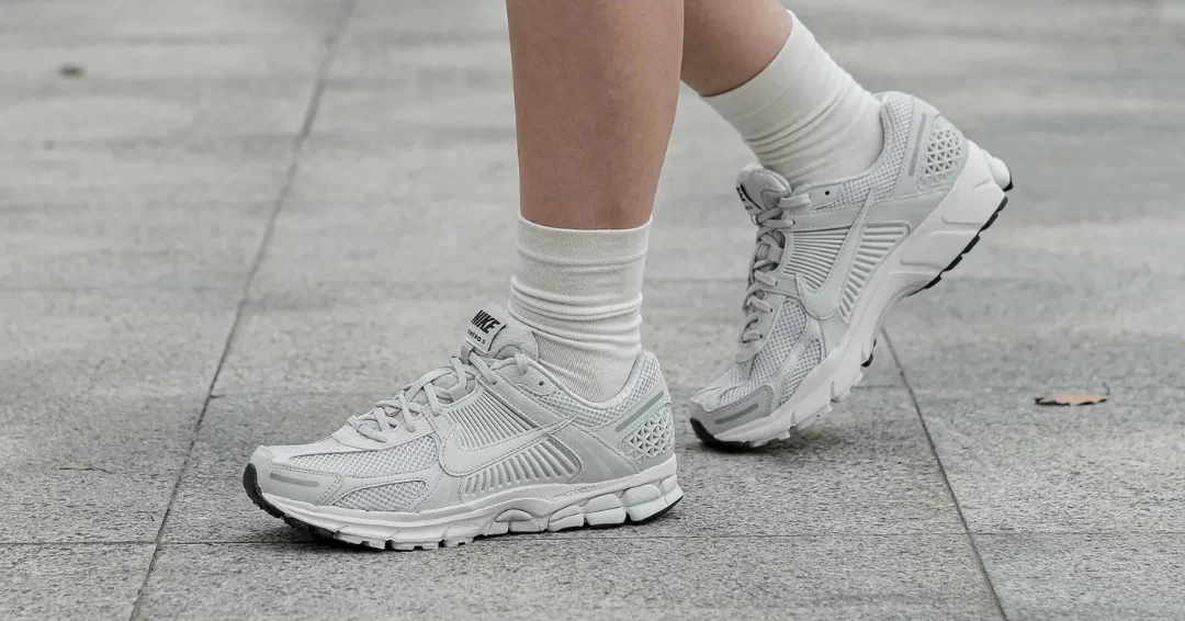 Hinh anh 7: Nike Vomero 5: Su tro lai day bat ngo cua 1 huyen thoai