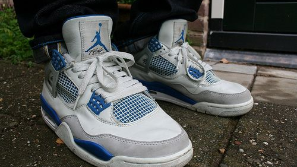 Hinh anh 5: Air Jordan 4 ‘Military Blue’ dang o dau trong lan song sneaker?