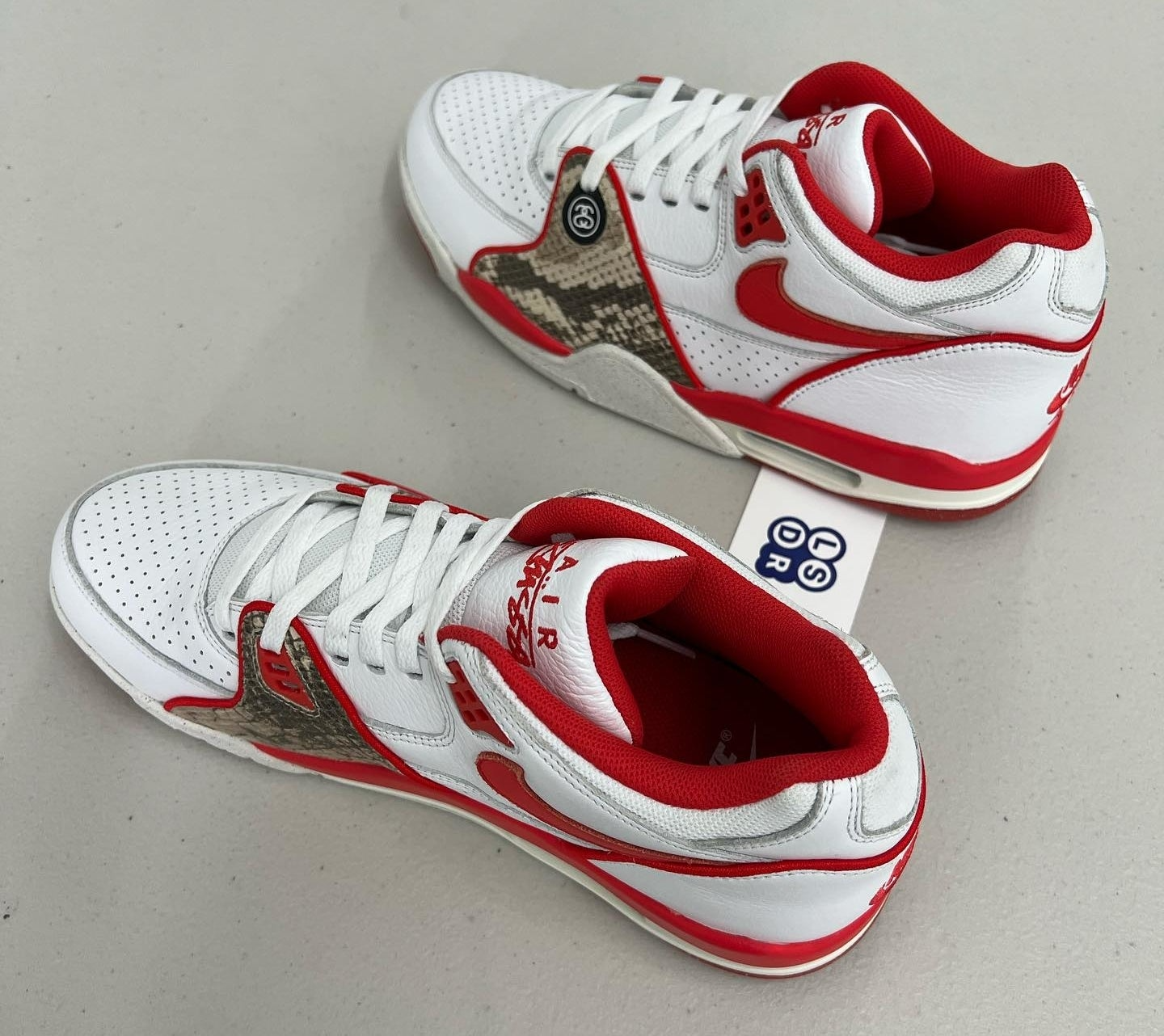 Cùng nhìn qua bản hợp tác mới nhất đầy đặc biệt của Nike và Stussy Hinh anh 6: Cung nhin qua ban hop tac moi nhat day dac biet cua Nike va Stussy