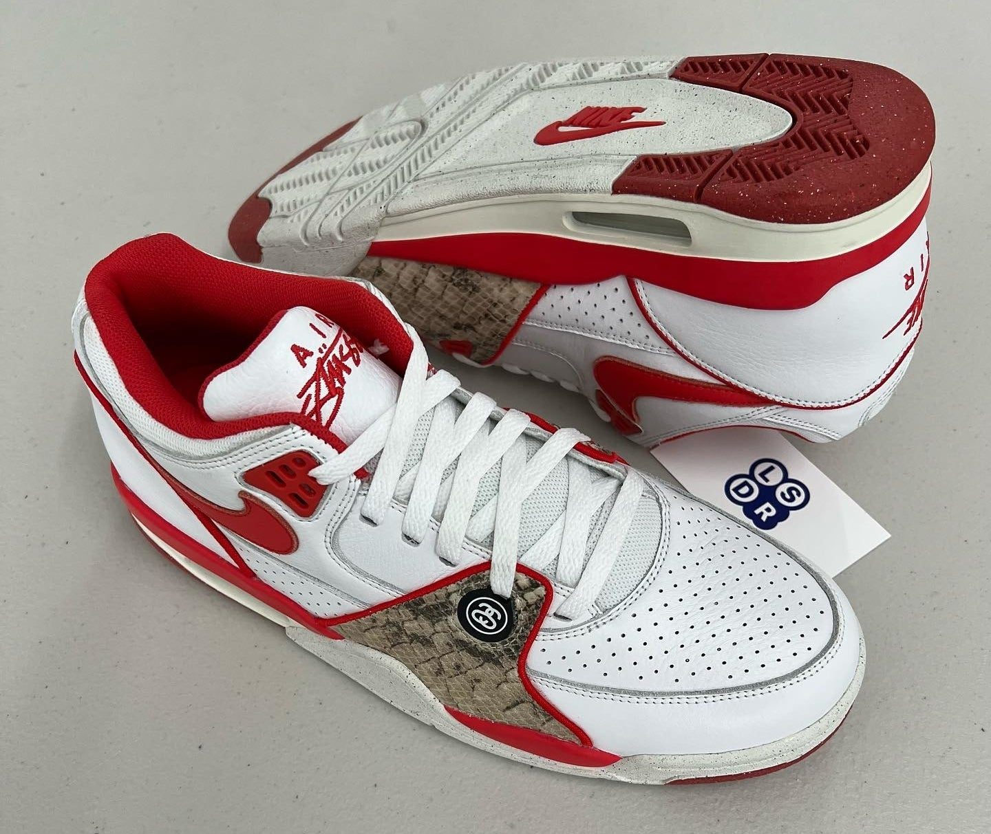 Cùng nhìn qua bản hợp tác mới nhất đầy đặc biệt của Nike và Stussy Hinh anh 5: Cung nhin qua ban hop tac moi nhat day dac biet cua Nike va Stussy