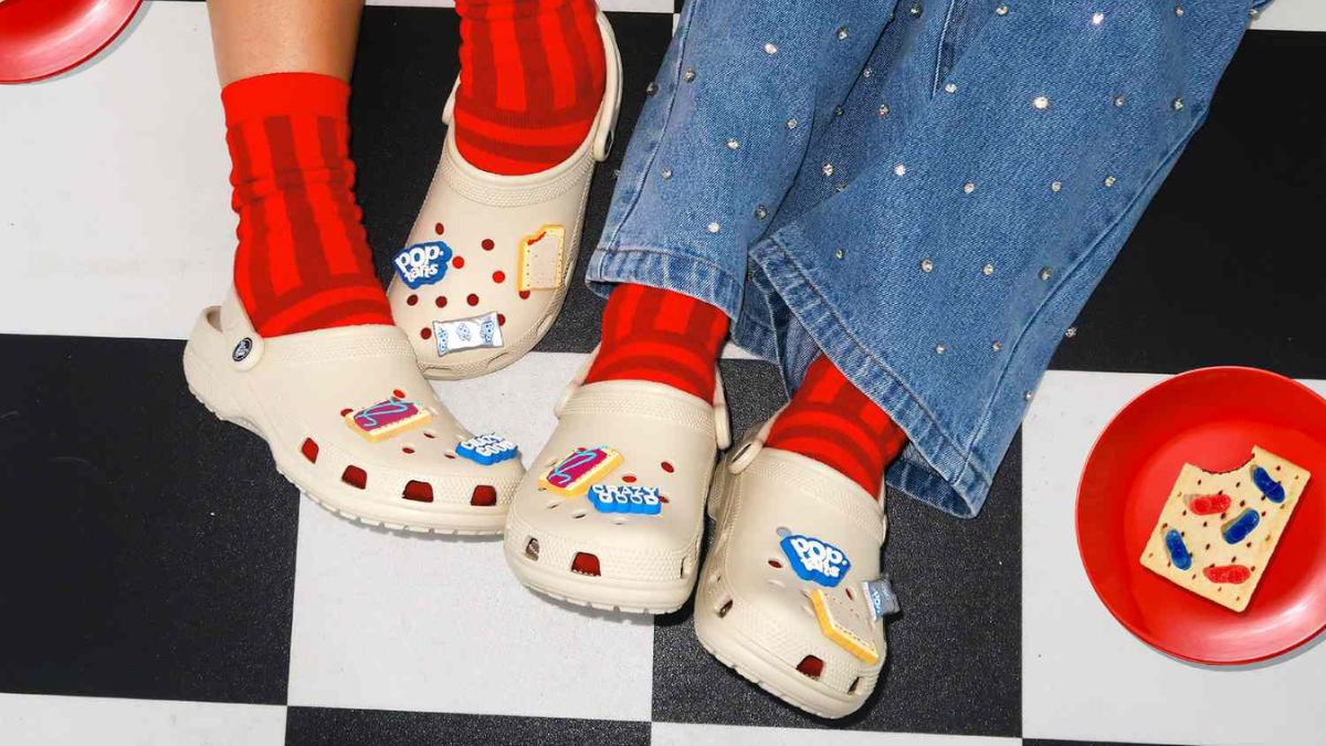 Hinh anh 11: Diem qua 5 man hop tac Crocs chu de do an hay nhat moi thoi dai