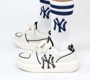 Giay MLB Chunky Liner NY ‘White Black’ 3ASXCLR3N-50WHS