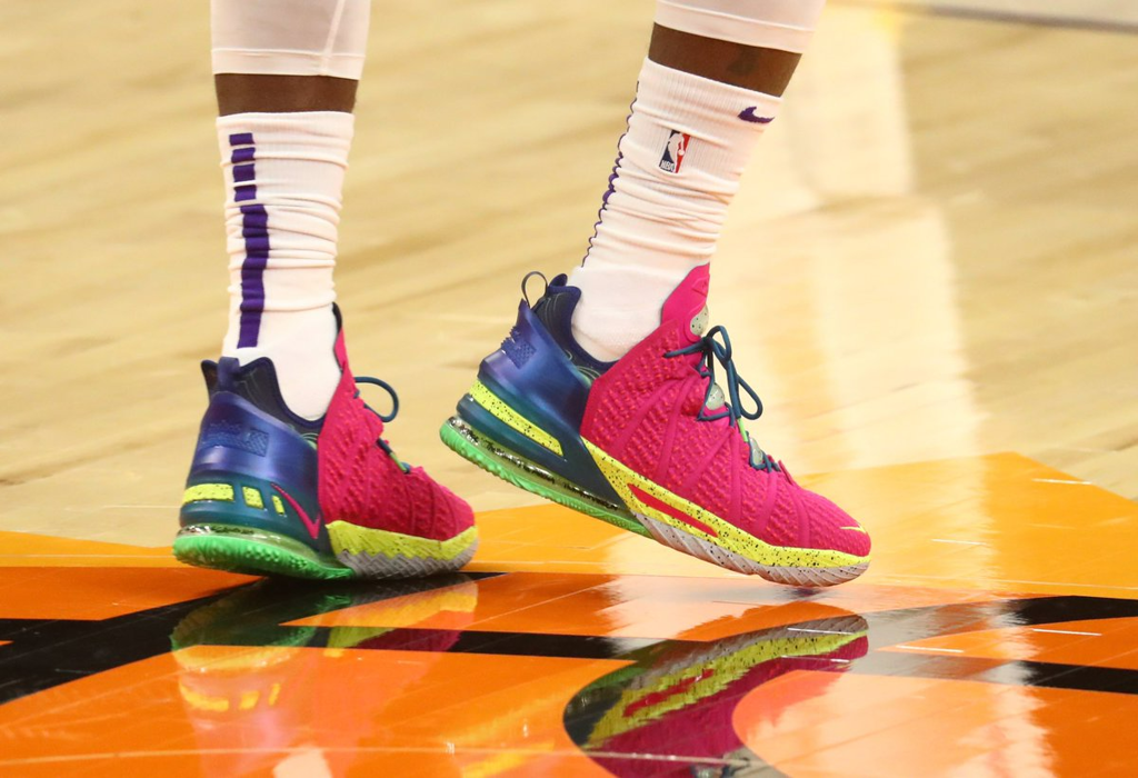Những Phối Màu LeBron 18 Đẹp Nhất Mà Bạn Nên Biết Hinh anh 2: Nhung Phoi Mau LeBron 18 Dep Nhat Ma Ban Nen Biet