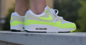Giay Nike Air Max 1 '87 'Volt Suede' DZ2628-100