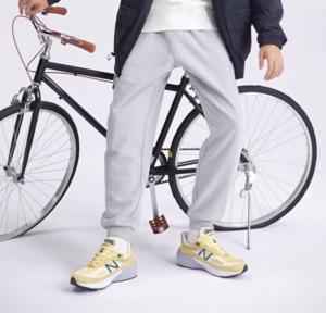 Giay New Balance Teddy Santis x 990v6 'Sulphur' U990TE6