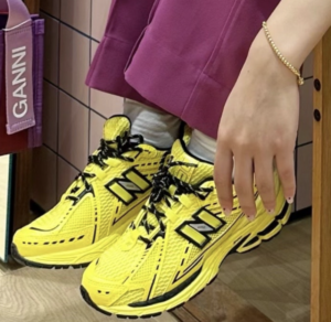 Giay New Balance GANNI x 1906R 'Blazing Yellow' M1906RGA
