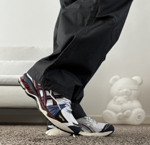 Giay Asics Gel Kayano Legacy 'White Blue Red' 1203A325-100