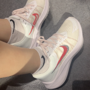 Giay Nike Zoom Winflo 8 'White Flash Crimson' CW3421-101