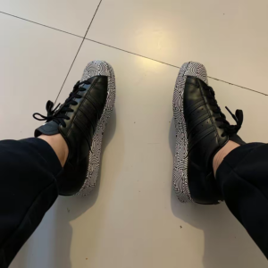 Giay Adidas Superstar x Hirocoledge 'Tokyo Black' FY1589