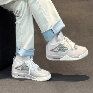 Giay Nike Air Jordan 4 Retro 'Frozen Moments' AQ9129-001