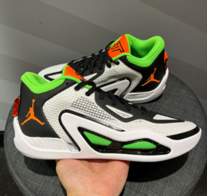 Giay Nike Jordan Tatum 1 'Home Team' DZ3330-108