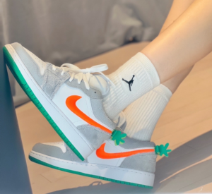 Giay Nike Jordan 1 Low SE 'Rabbit' DZ6333-083