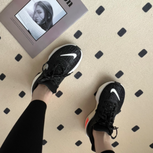 Giay Nike ZoomX Invincible Run Flyknit 3 'Oreo' DR2615-002