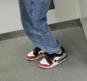 Giay Nike Jordan Legacy 312 Low 'Chicago' CD9054-106