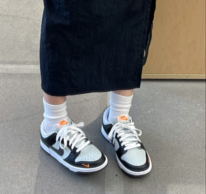 Giay Nike Dunk Low 'Black Total Orange' FN7808-001