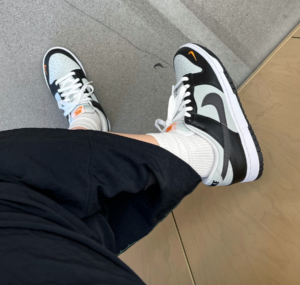 Giay Nike Dunk Low 'Black Total Orange' FN7808-001