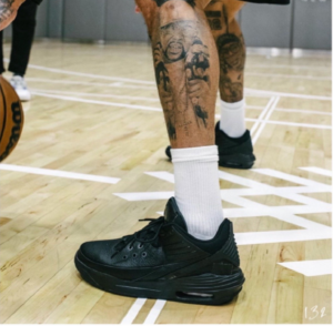 Giay Nike Air Jordan Max Aura 5 'Black Anthracite' DZ4353-001