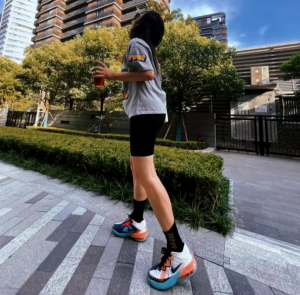 Giay Nike LeBron 18 Low GS x Space Jam 'Lola Bunny' DJ3760-115