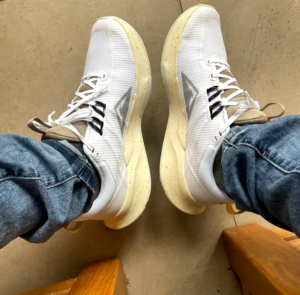 Giay Nike Juniper Trail 2 'White Vivid Sulfur' DM0822-101