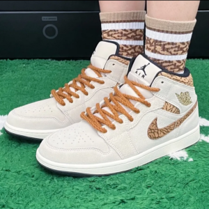 Giay Nike Air Jordan 1 Mid SE 'Brown Elephant' DZ4129-102