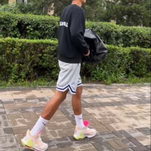 Giay Nike LeBron Witness 6 'White Tint' CZ4052-101