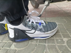 Giay Nike LeBron Witness 6 'White Violet' CZ4052-100