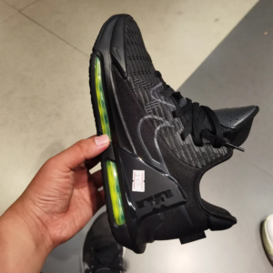 Giay Nike LeBron Witness 6 'Black Volt' CZ4052-004