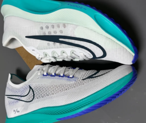 Giay Nike Zoom Fly 5 'White Barely Green' DM8968-302