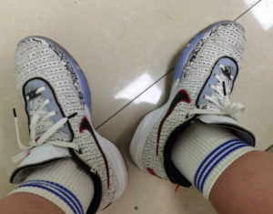 Giay Nike LeBron 20 'The Debut' DJ5423-100