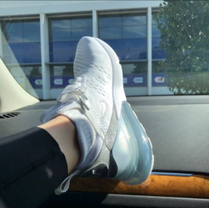 Giay Nike Air Max 270 'Metallic White' CD8497-100