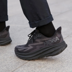 Giay Hoka Clifton 9 'Triple Black' 1127895-BBLC