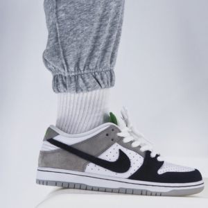 Giay Nike Dunk Low SB 'Chlorophyll' BQ6817-011