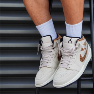 Giay Nike Air Jordan 1 Mid SE 'Brown Elephant' DZ4129-102