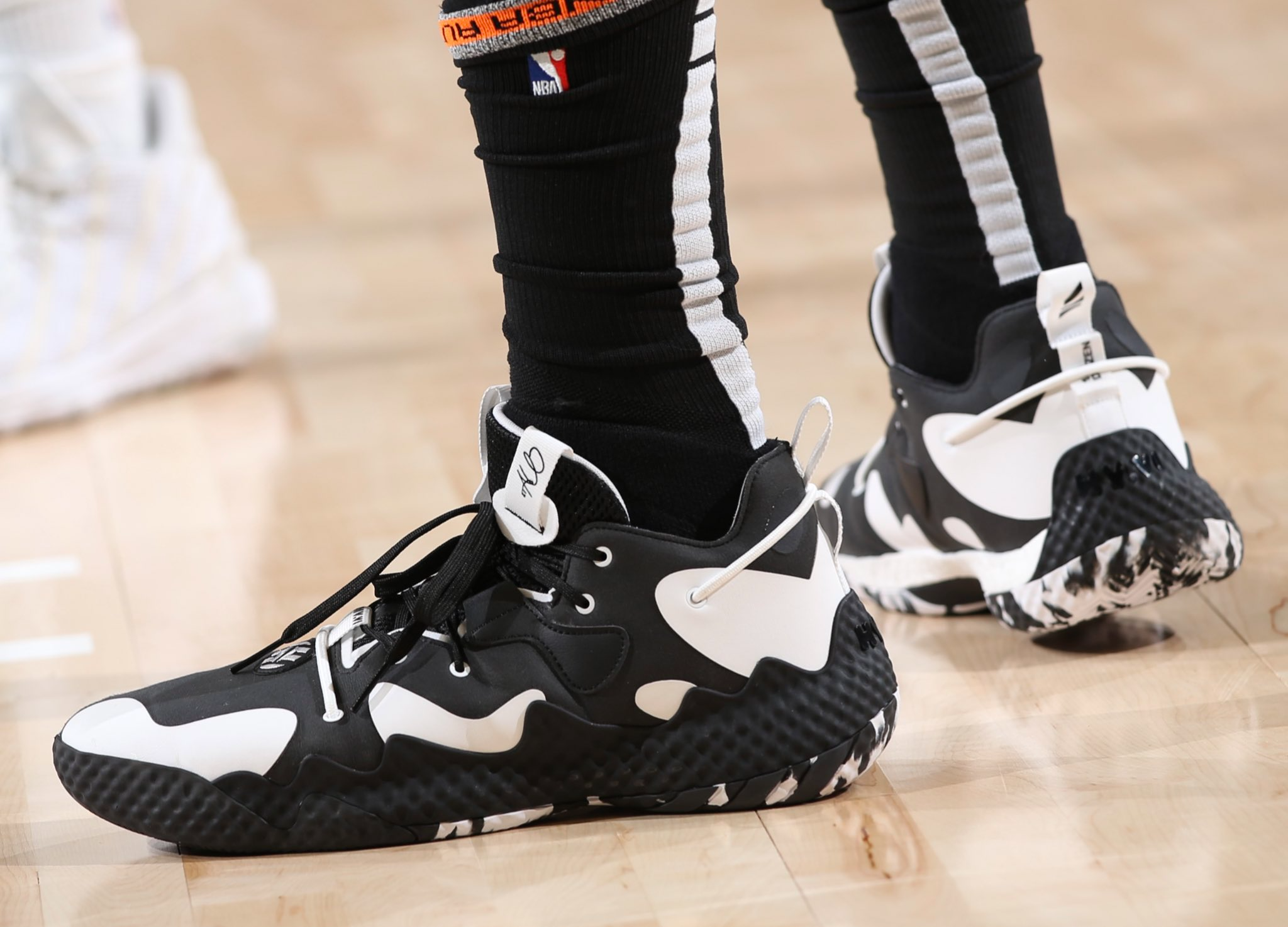 Hinh anh 3: Top 20 doi giay bong ro tot nhat mua NBA 2022-2023 (Phan 1)