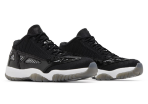 Giay Nike Air Jordan 11 Retro Low IE 'Black White' 919712-001