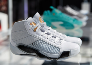 Giay Nike Jordan 38 'FIBA' FN7481-100