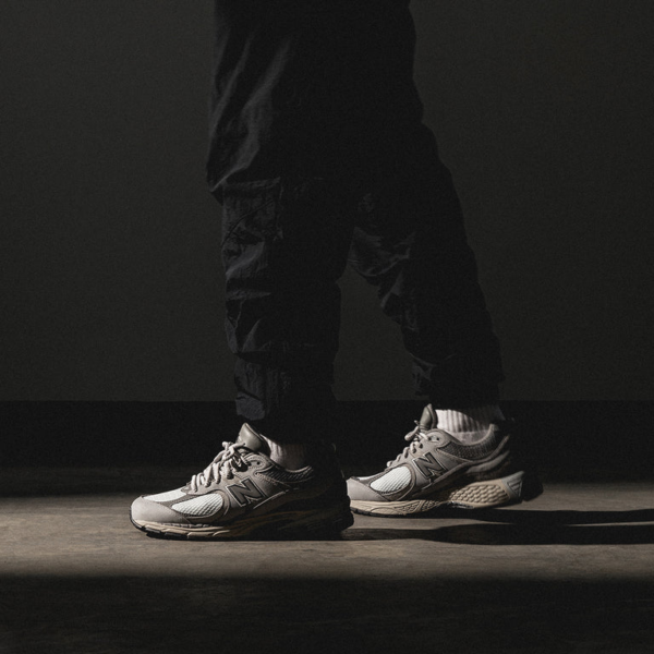 Giày New Balance 2002R 'Grey Pocket' M2002RVC - Hình ảnh 3