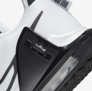 Giay Nike LeBron Witness 6 TB 'White Black' DO9843-100